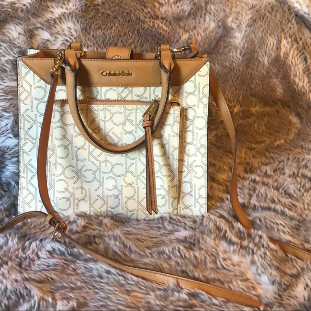 Calvin Klein Crossbody small tote